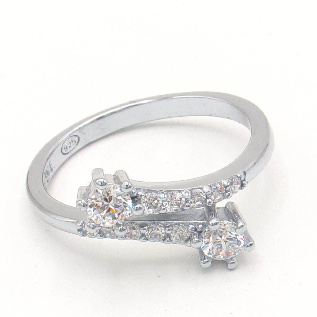 Åben sølv ring med zirkonia