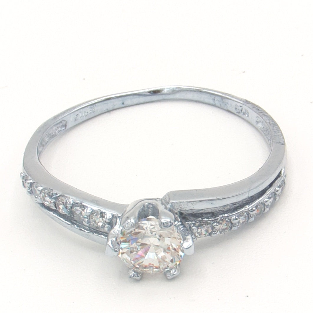 Sølv ring med zirkonia
