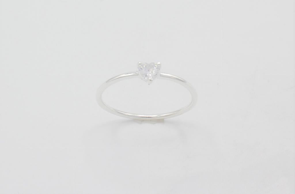 Sølv ring med zirkonia hjerte