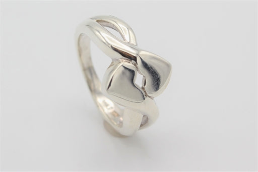Bred sølv ring med to hjerter