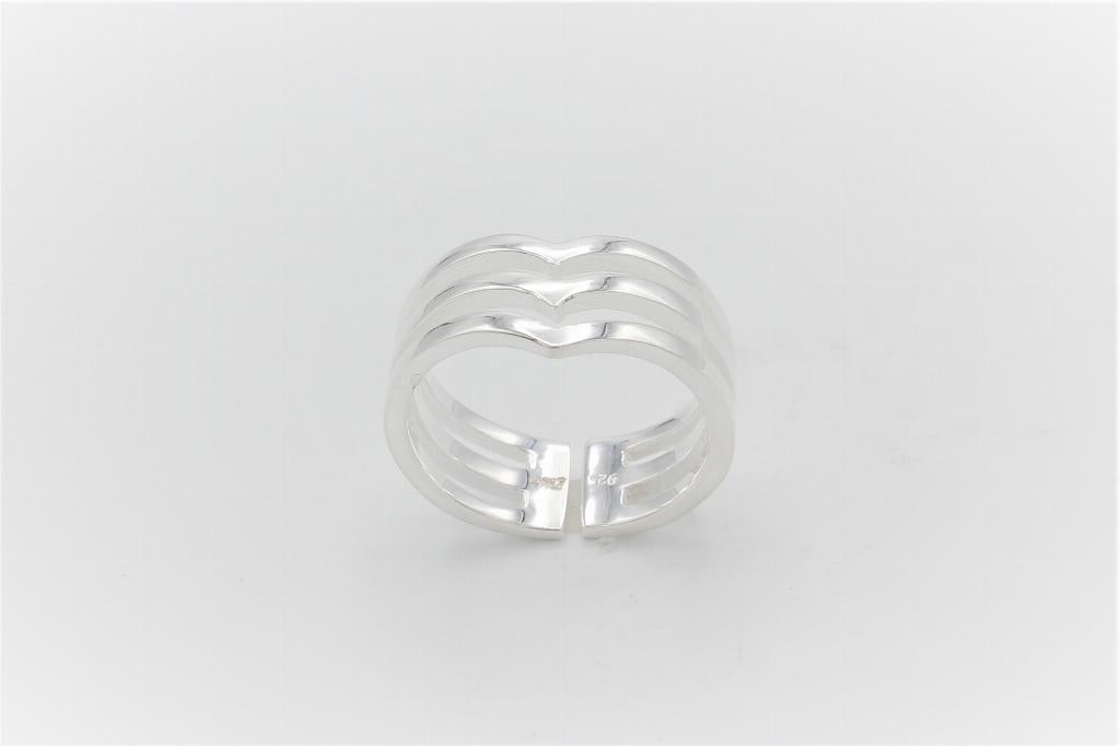 Bred V-ring i sølv