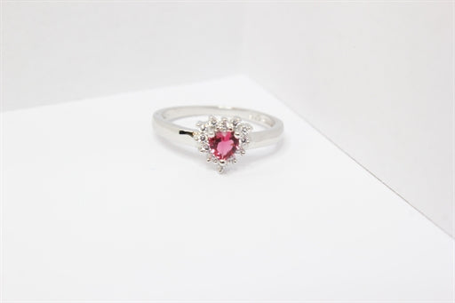 Sølv ring med pink hjerte