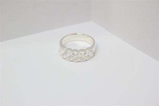 Sølv ring med krydsmønster