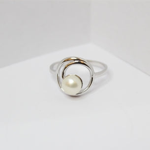 Sølv ring spiral med ferskvandsperle