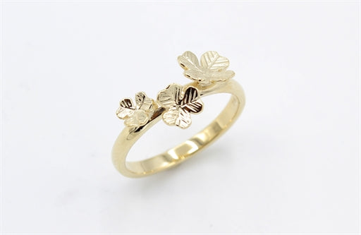 Flower ring i 8 kt. rødguld med kløvere