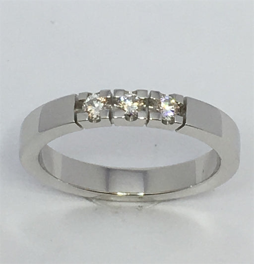 ANNA alliancering hvidguld m/3 x 0,07 ct