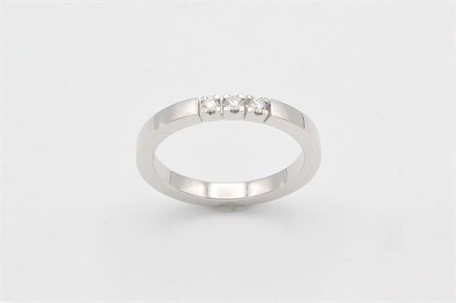 ANNA alliancering i 14 kt. hvidguld, 3 x 0,03 ct.